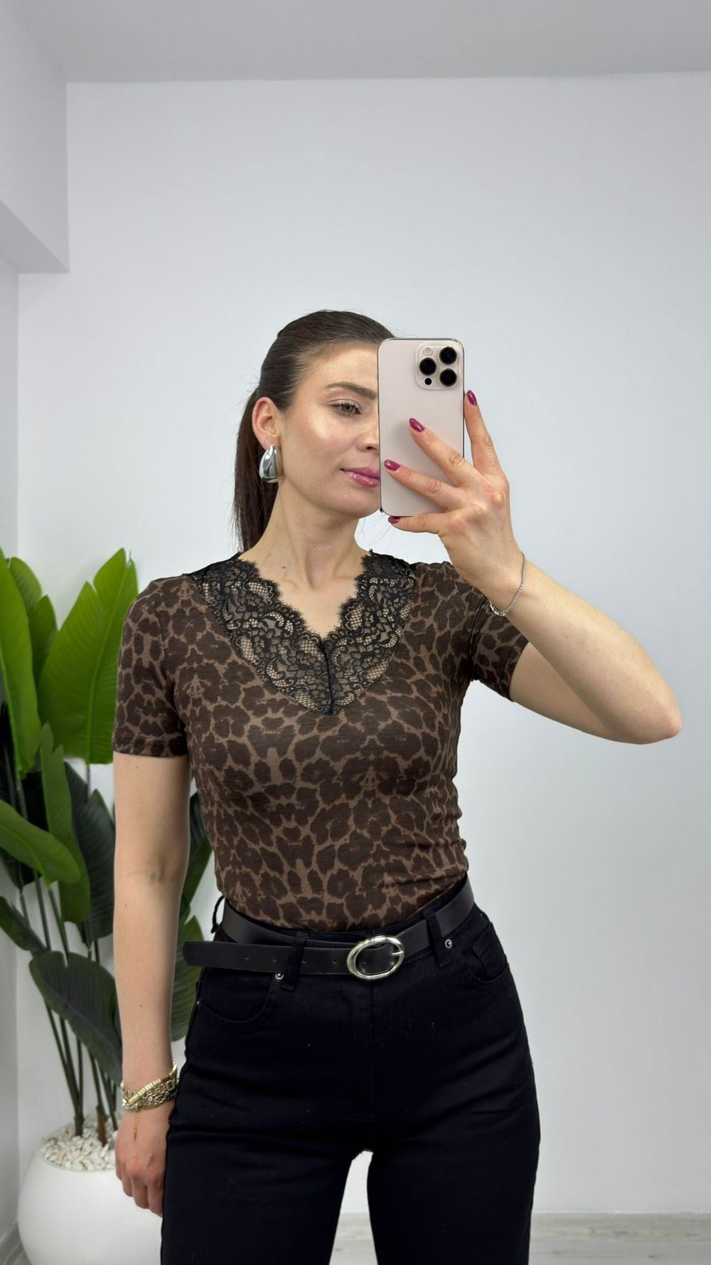 1444 Leopar Desenli Yaka Dantelli Bluz 