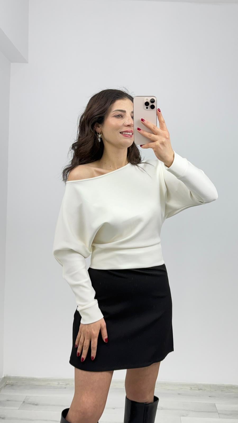 2540 Omuz Detaylı Bluz Ekru
