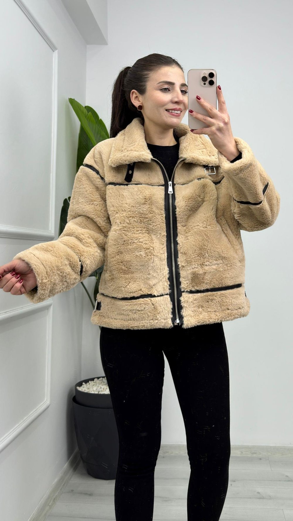 2655 Ters Detay Peluş Lamineli Mont Bej