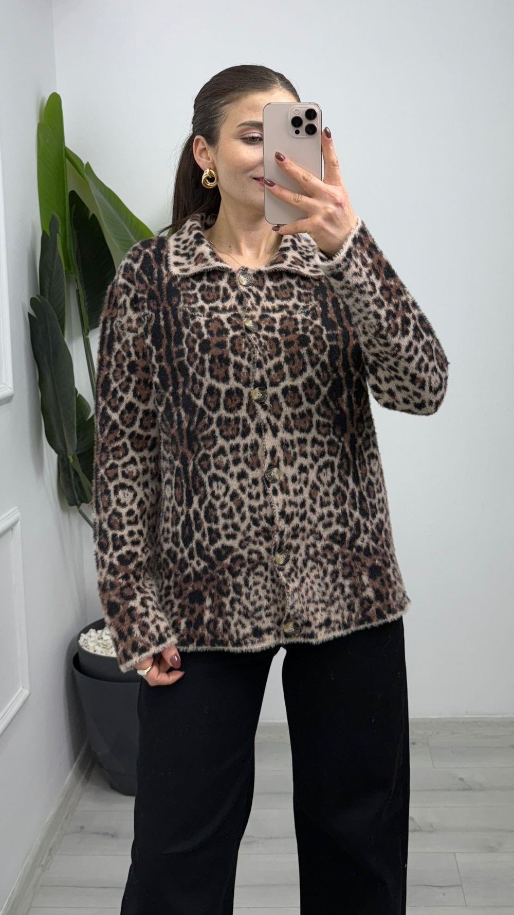 4881 Polo Yaka Leopar Desenli Düğmeli Hırka Kahve