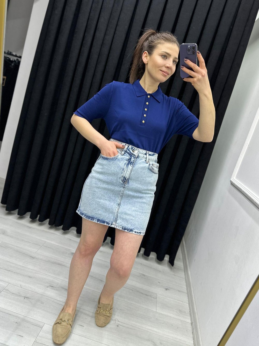 DÜĞME DETAYLI KISA KOLLU TRİKO BLUZ