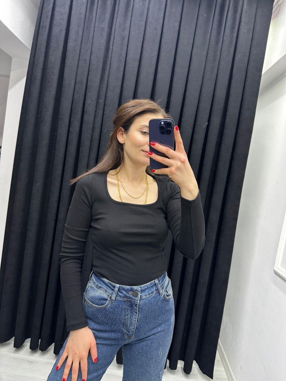 KARE YAKA SİYAH TRİKO BLUZ