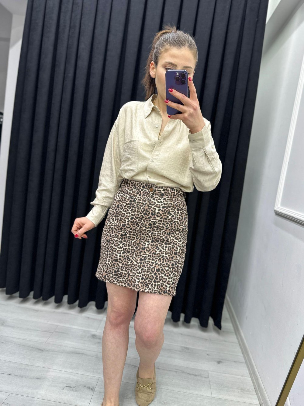 LEOPAR DESENLİ DİZ ÜSTÜ KOT ETEK