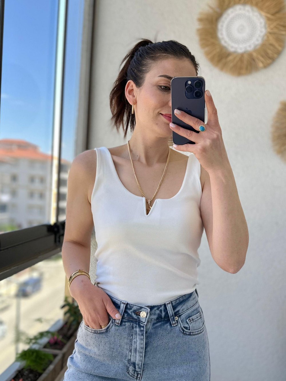 ÖNÜ DEMİR V DETAYLI FİTİLLİ ATLET