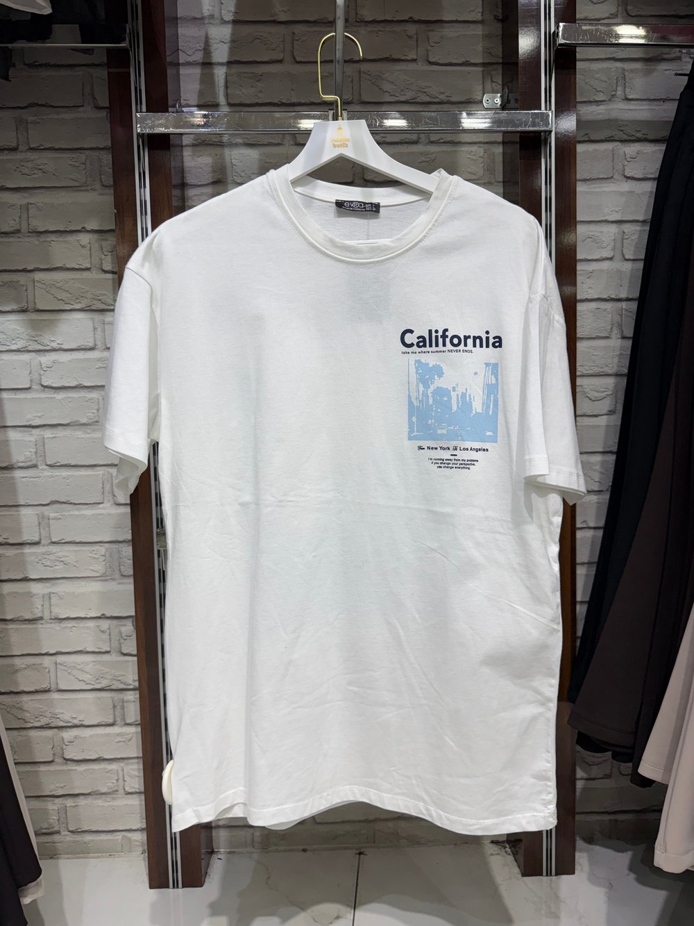 California  Kısa Kol T-shirt