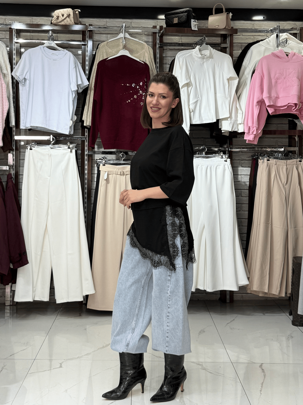 Dantel Detay Siyah T-shirt