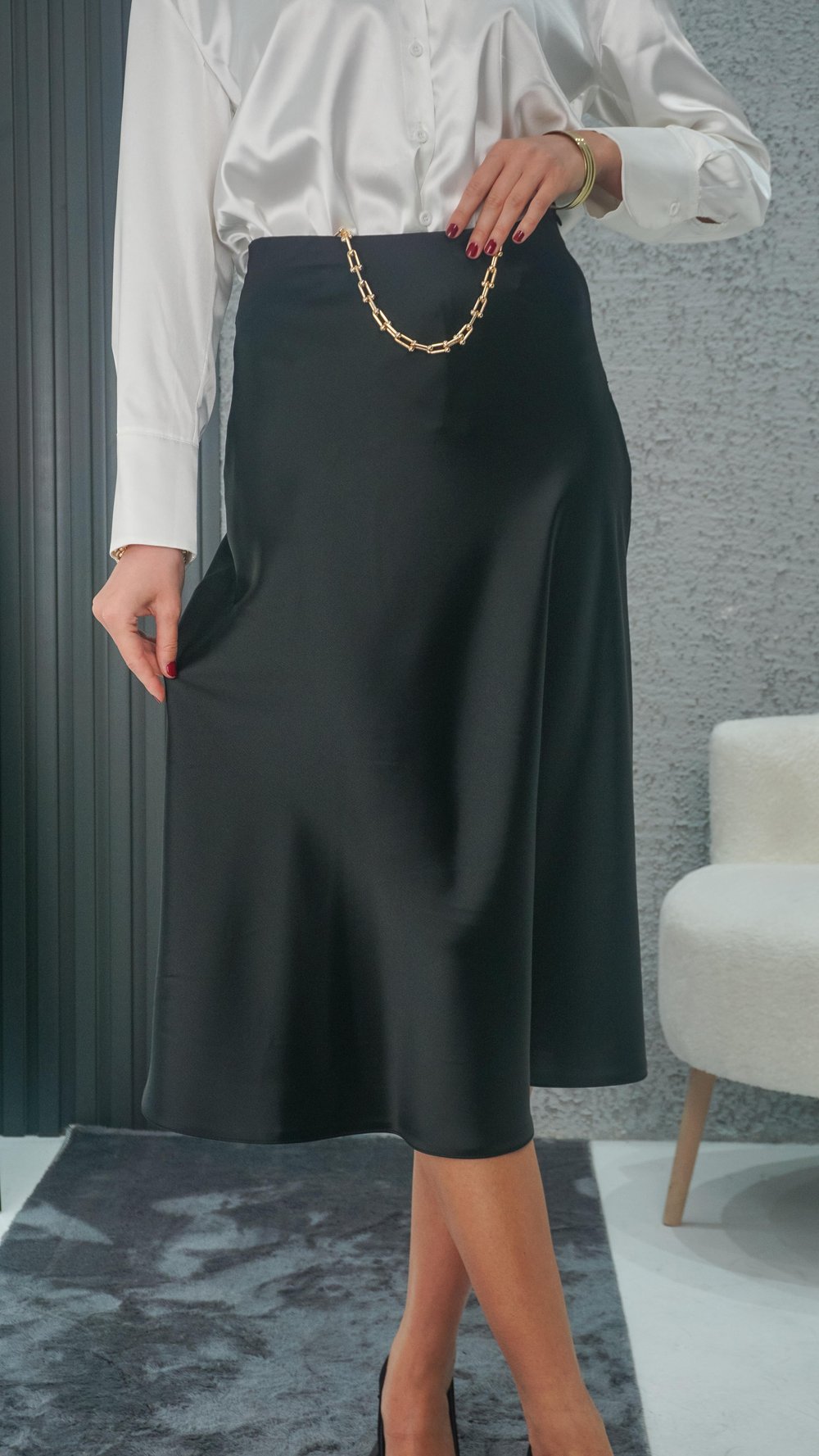  Kadın Siyah Saten A Kesim Midi Etek 