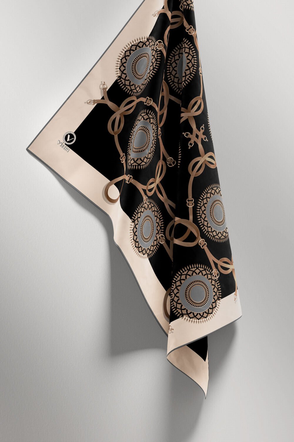 Twill Kemerli Ve Geometrik Desenli Gri Renkli 90x90 Eşarp (İpek İçermez) Kenar Dikiş Şekli El Dikişli