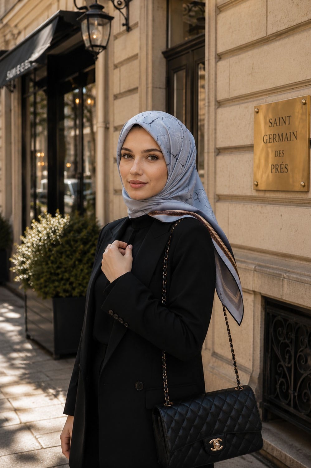 % 57 İPEK % 43 VİSKON Twill İpek Mermer Desenli Gümüş Renkli 90x90 Eşarp Dikim Şekli : El Dikişi