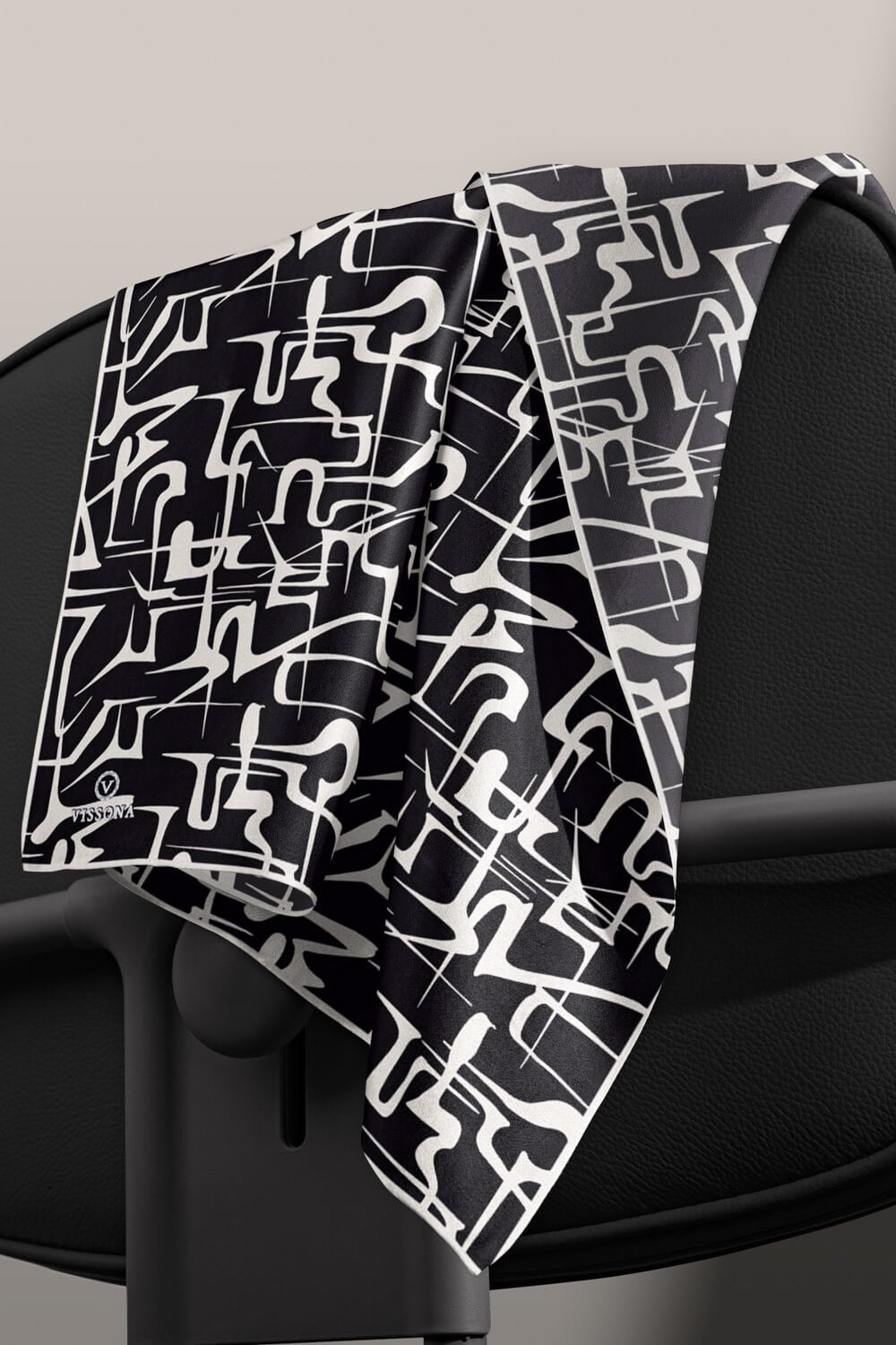 %100 Twill İpek Soyut Geometrik Desenli Siyah - Krem Renkli 90x90 Eşarp Dikim Şekli : El Dikişi