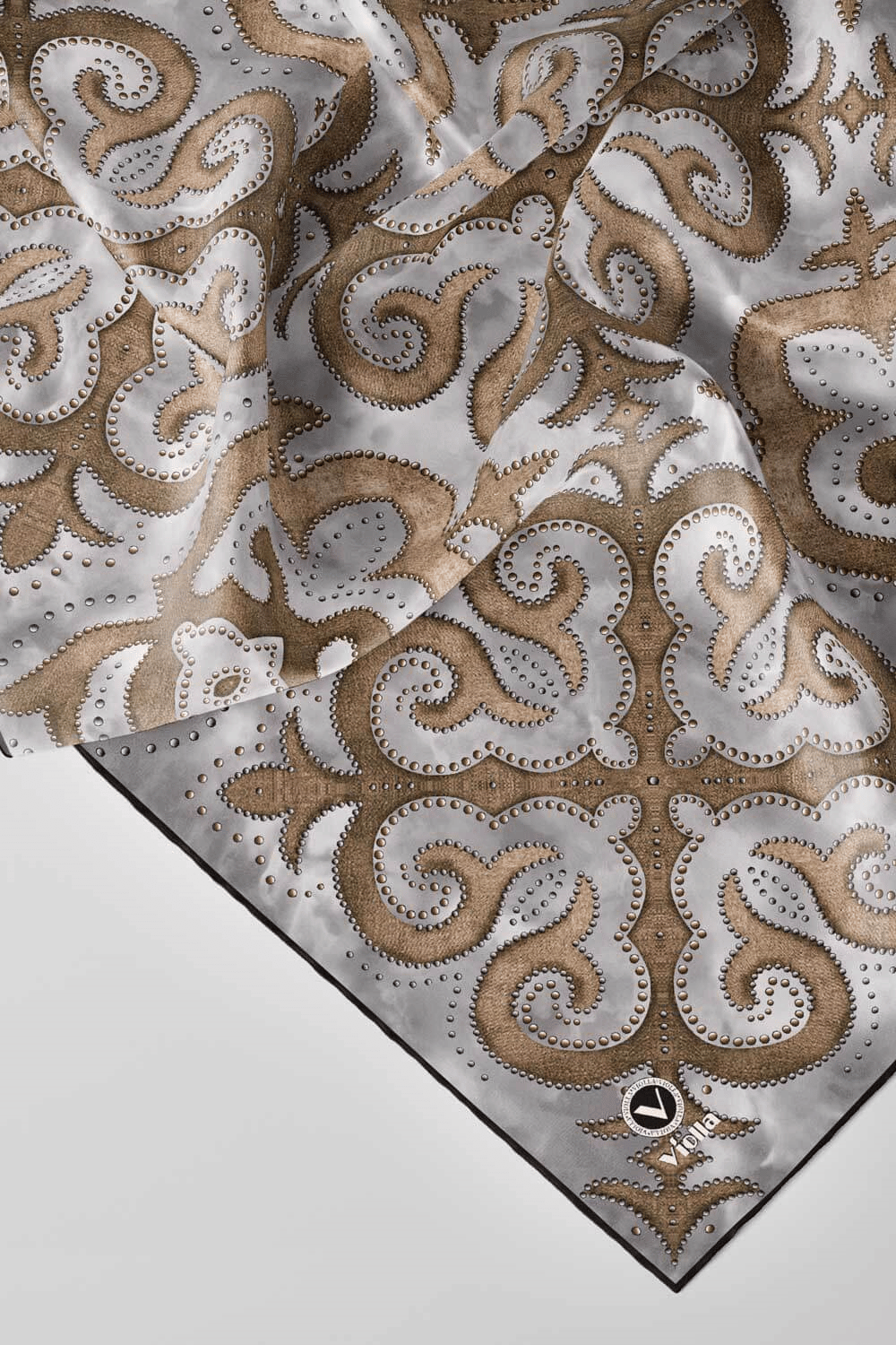 Twill Barok Desenli Gri - Bej Renkli 90x90 Eşarp (İpek İçermez) Kenar Dikiş Şekli El Dikişli