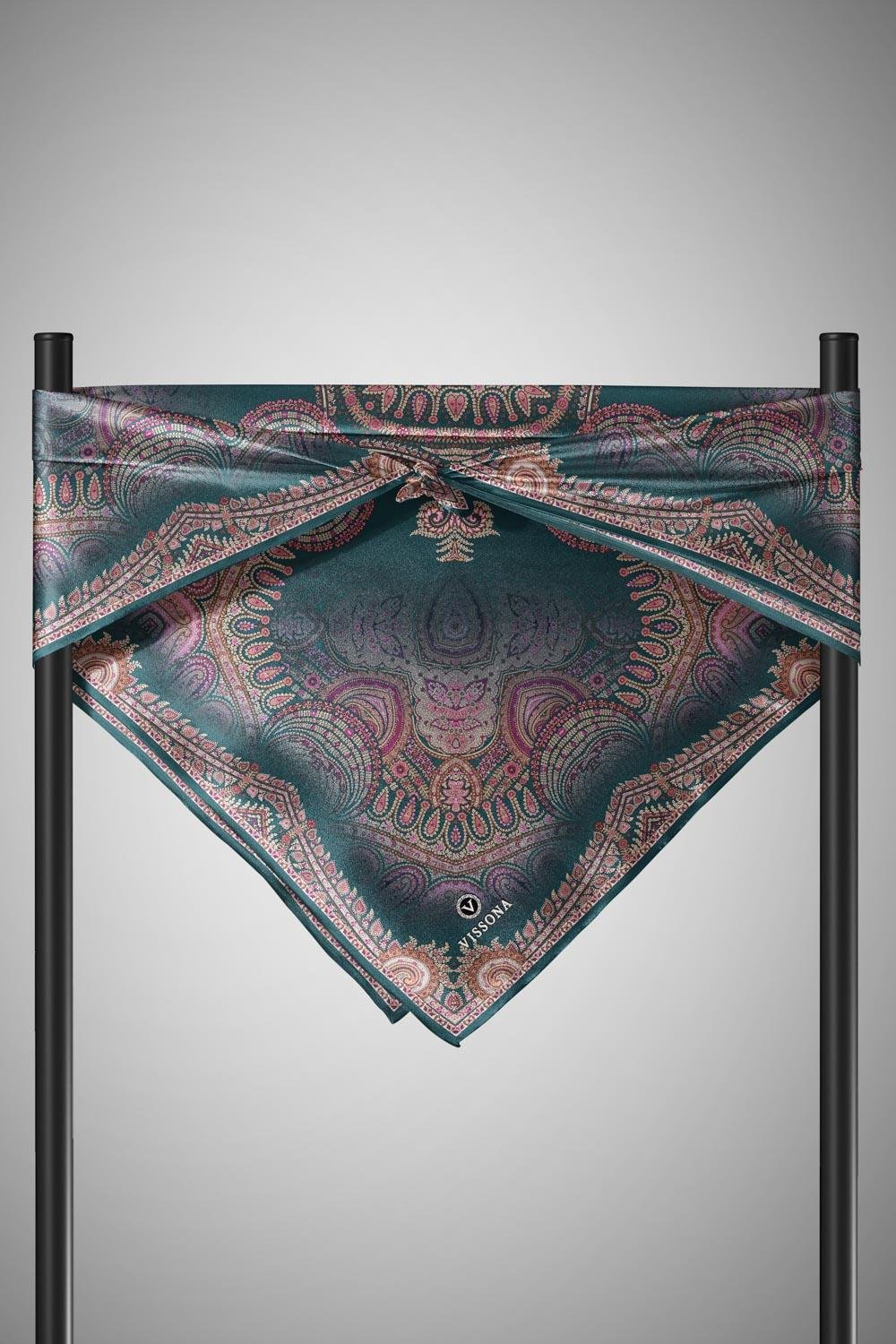 %100 Twill İpek Şal Desenli Petrol Yeşili Renkli 90x90 Eşarp Dikim Şekli : El Dikişi