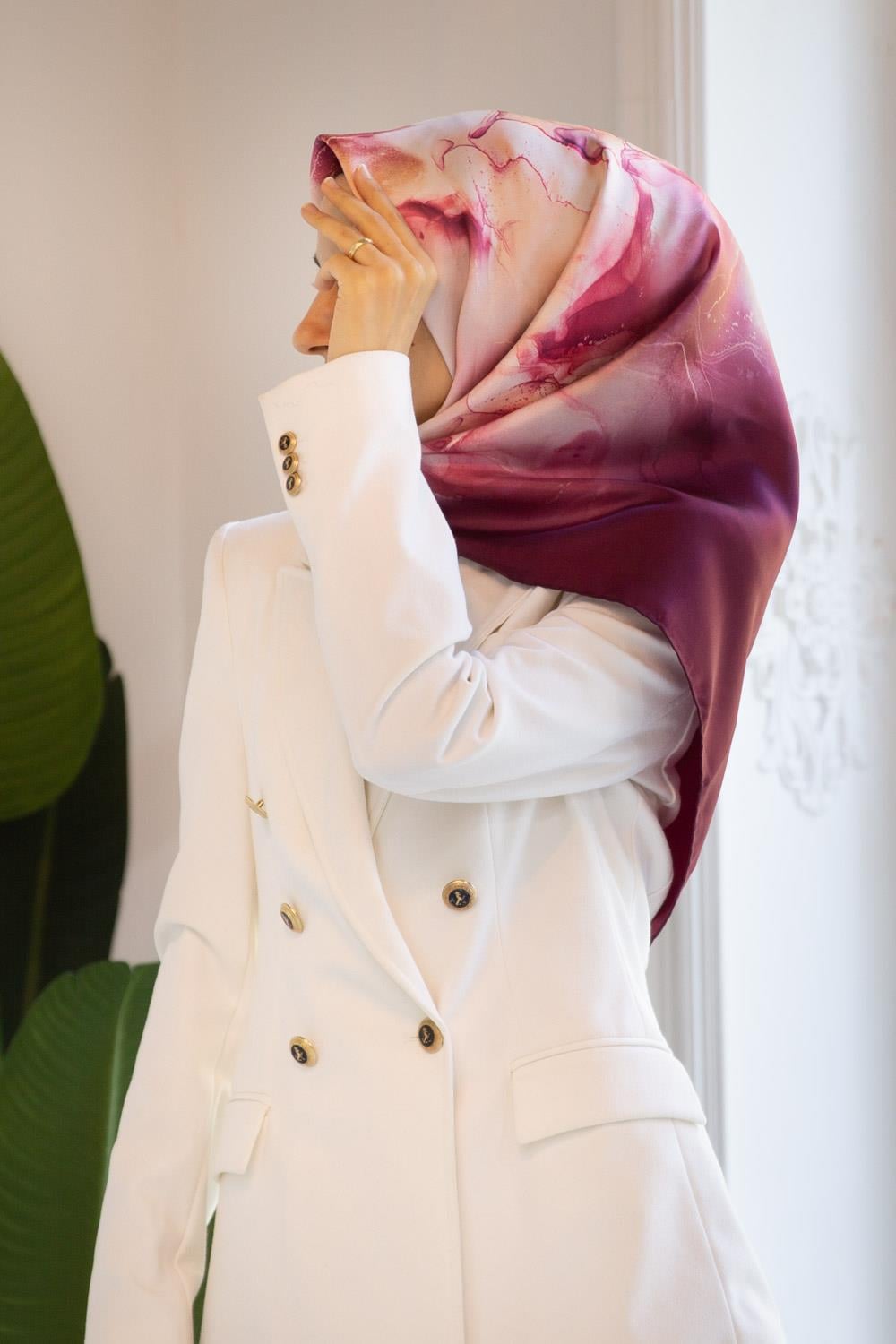 %100 Twill İpek Duman Desenli Bej - Bordo Renkli Renkli 90x90 Eşarp Dikim Şekli : El Dikişi