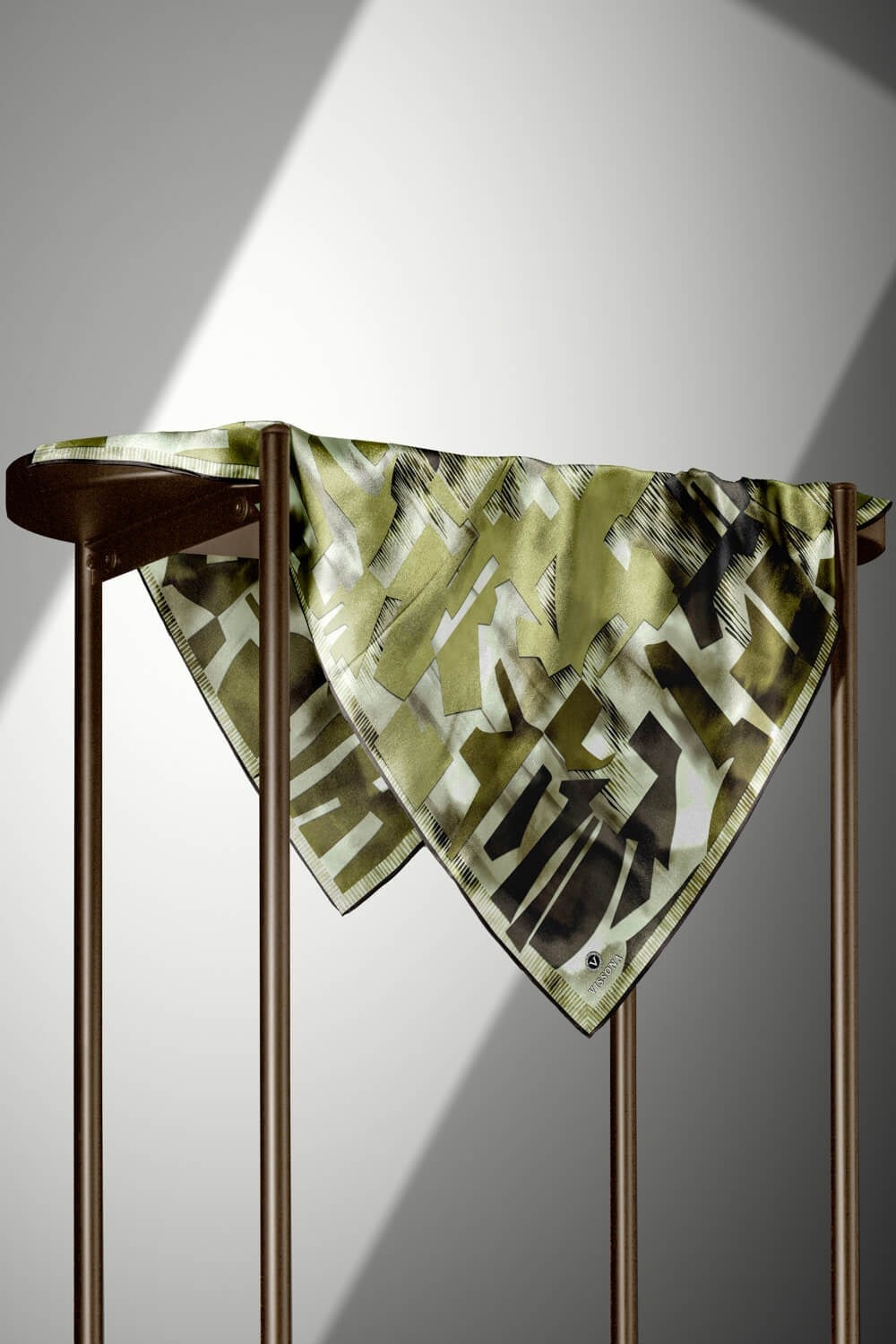 %100 Twill İpek Geometrik Desenli Yağ Yeşili - Sütlü Kahve Renkli 90x90 Eşarp Dikim Şekli : El Dikişi