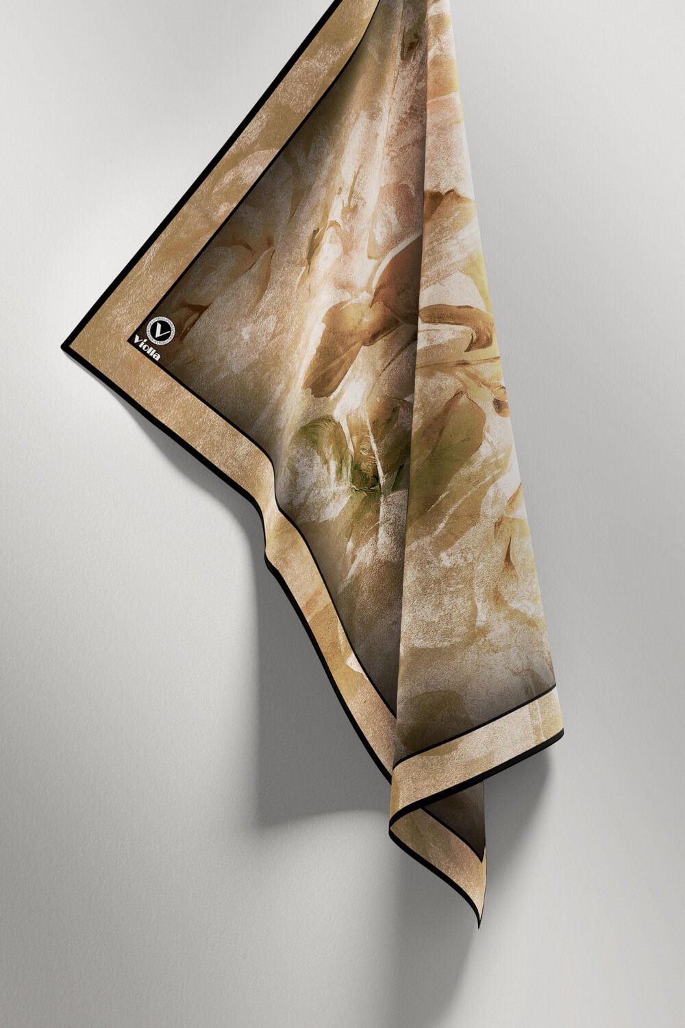 Twill Sulu Boyalı Çiçek Desenli Bej Renkli 90x90 Eşarp (İpek İçermez) Kenar Dikiş Şekli El Dikişli