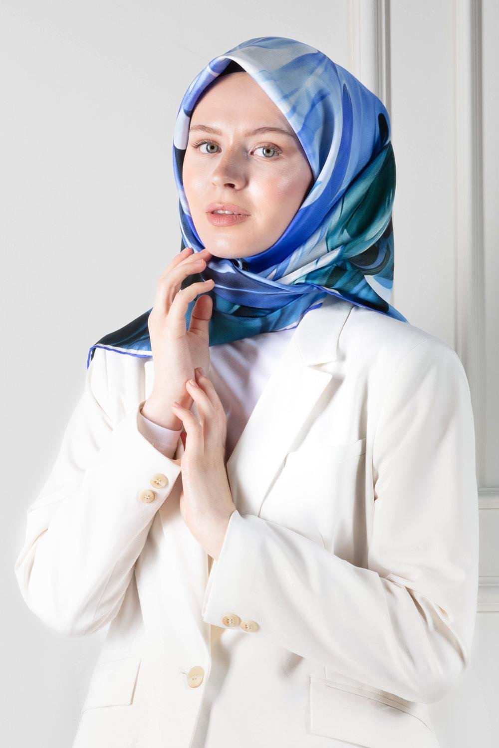 %100 Twill İpek Yaprak Desenl Mint Yeşili - Saks Renkli 90x90 Eşarp Dikim Şekli : El Dikişi