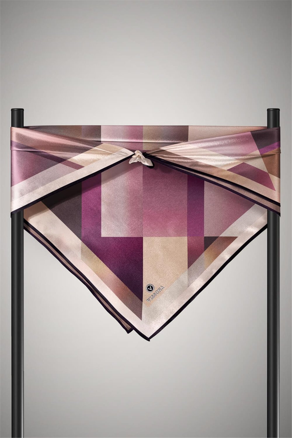 %100 Twill İpek Geometrik Desenli Bej - Gül Kurusu Renkli 90x90 Eşarp Dikim Şekli : El Dikişi
