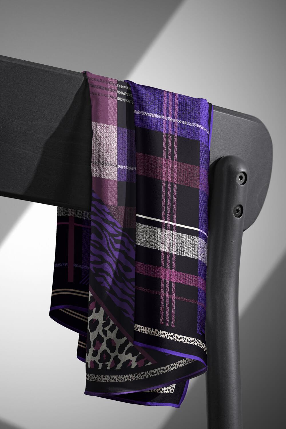 %100 Twill İpek Ekoseli Ve Leopar Desenli Siyah - Mor Renkli 90x90 Eşarp Dikim Şekli : El Dikişi