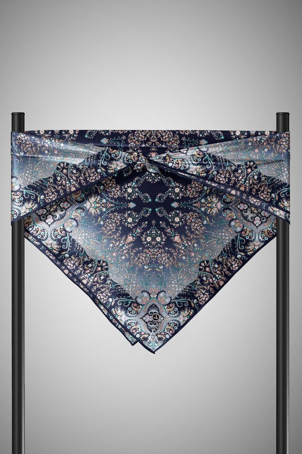 %100 Twill İpek Şal Desenli Lacivert - İndigo Renkli 90x90 Eşarp Dikim Şekli : El Dikişi