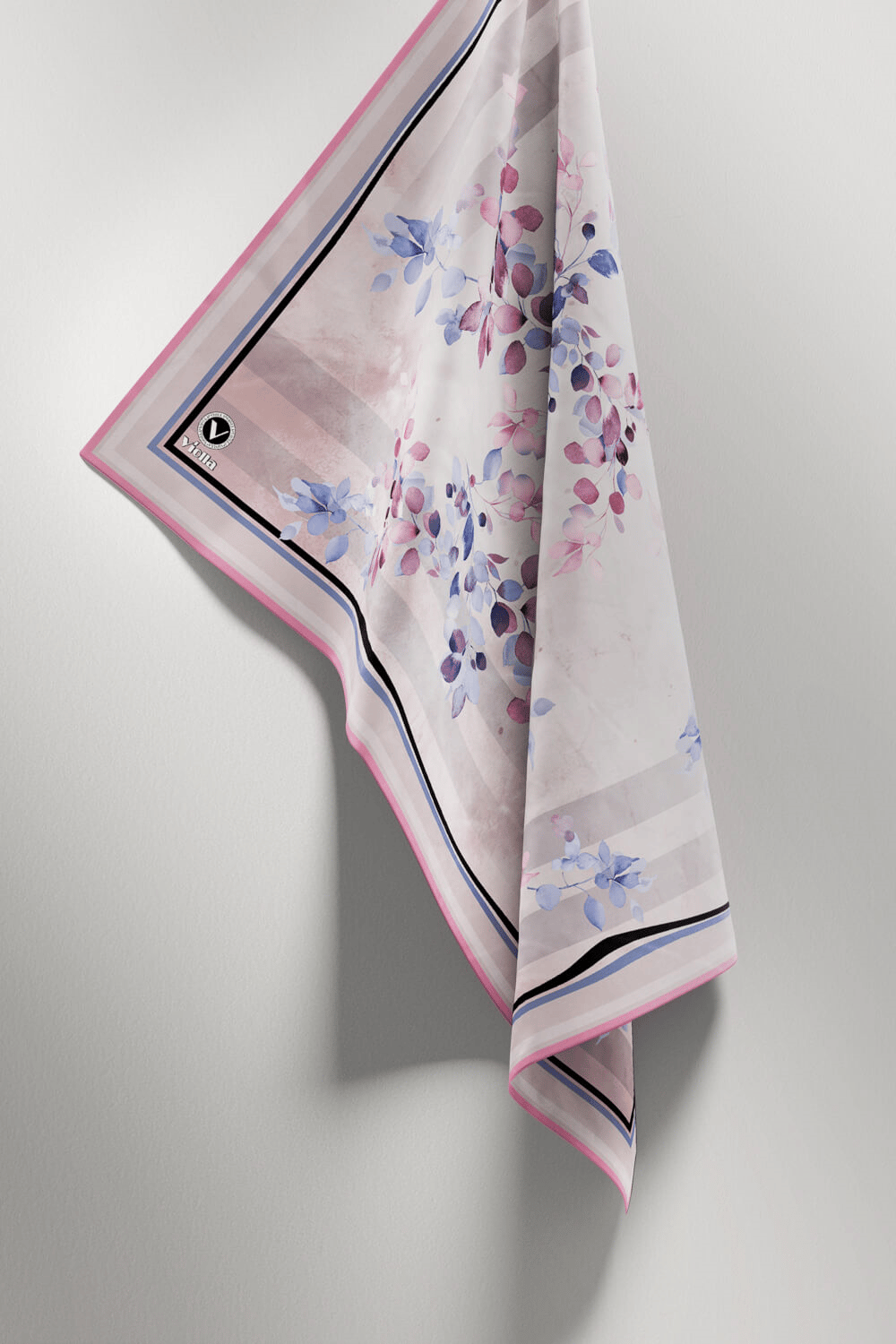 Twill Çiçek Desenli Pembe Renkli 90x90 Eşarp (İpek İçermez) Kenar Dikiş Şekli El Dikişli