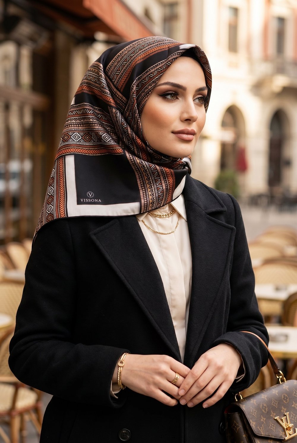 %100 Twill İpek Etnik Desenli Siyah - Taba Renkli 90x90 Eşarp Dikim Şekli : El Dikişi