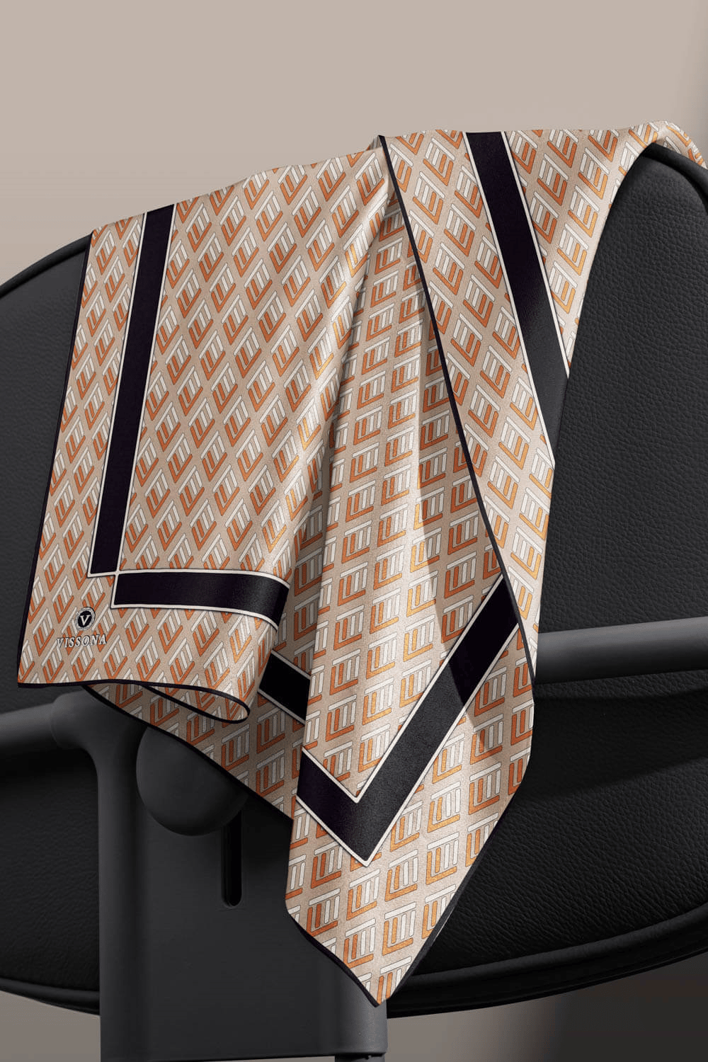 % 57 İPEK % 43 VİSKON Twill İpek Geometrik Desenli Bej - Taba  Renkli 90x90 Eşarp Dikim Şekli : El Dikişi