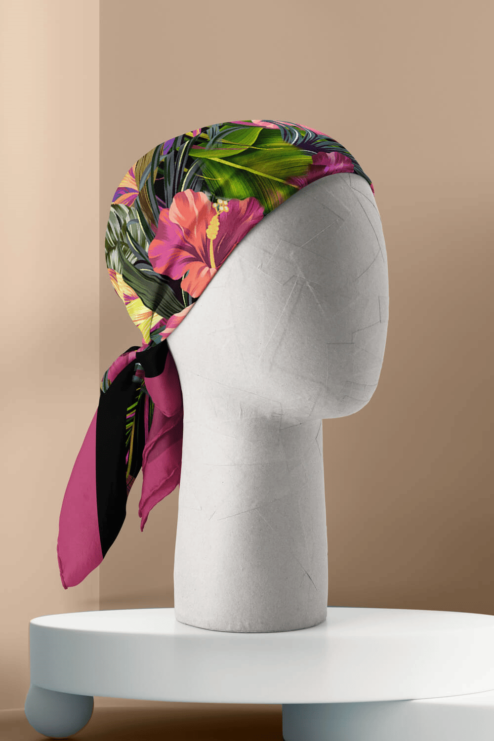 G39 Kadın Yeşil Pembe Çiçek Desenli 50x50 Bandana