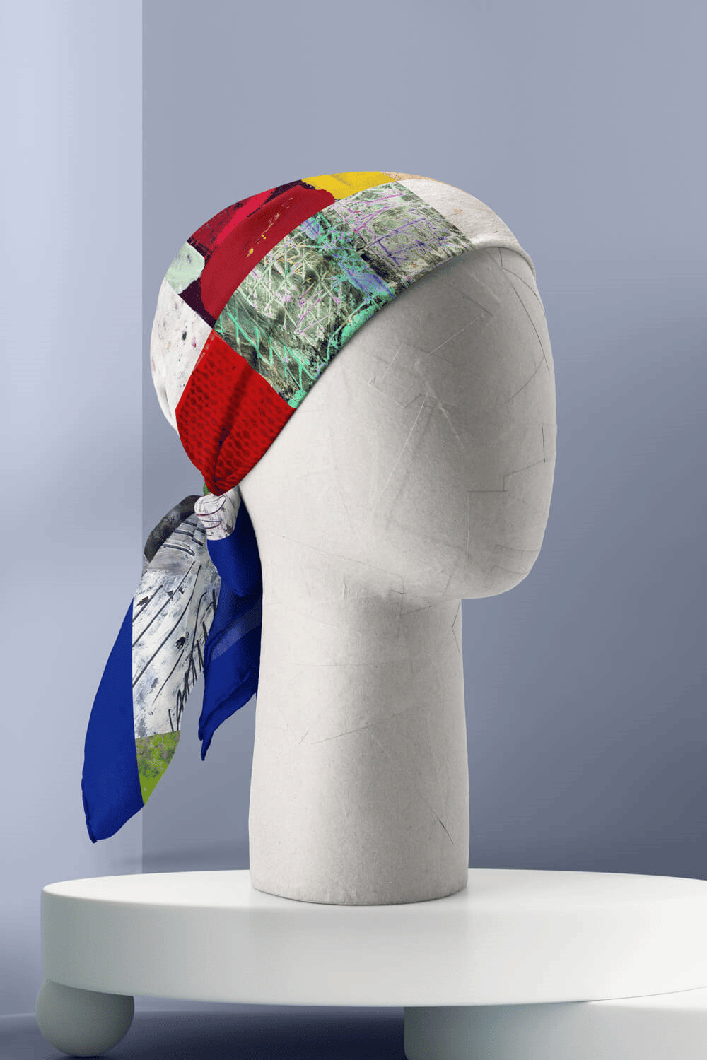 C72 Kadın Patchwork Desenli Bandana 50x50 Yeşil Kırmızı DG0277-22