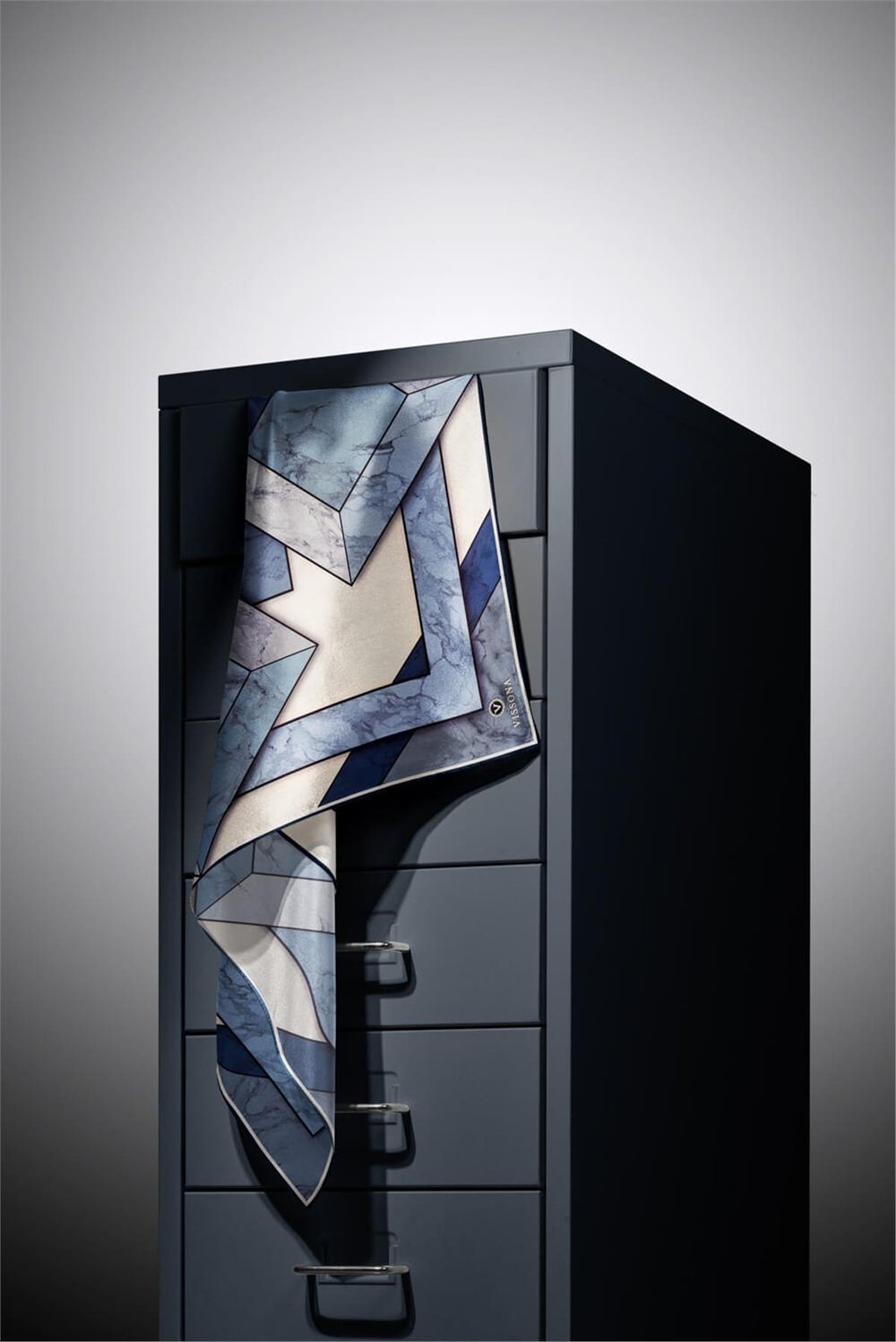 %100 Twill İpek Mermer Desenli İndigo - Lacivert Renkli 90x90 Eşarp Dikim Şekli : El Dikişi