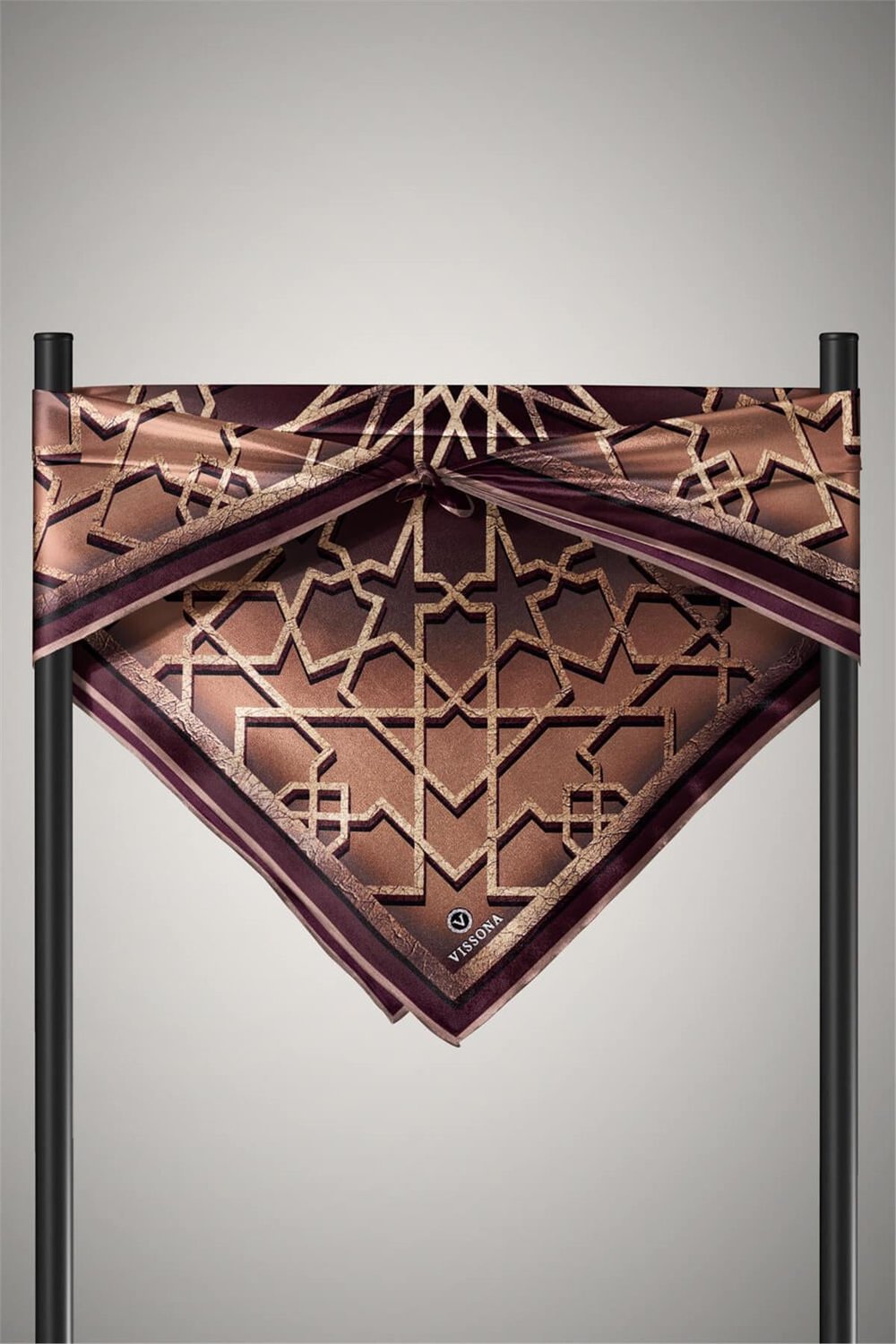 %100 Twill Türk Motifi  Desenli Vizon Renkli 90x90 Eşarp Dikim Şekli: El Dikişi