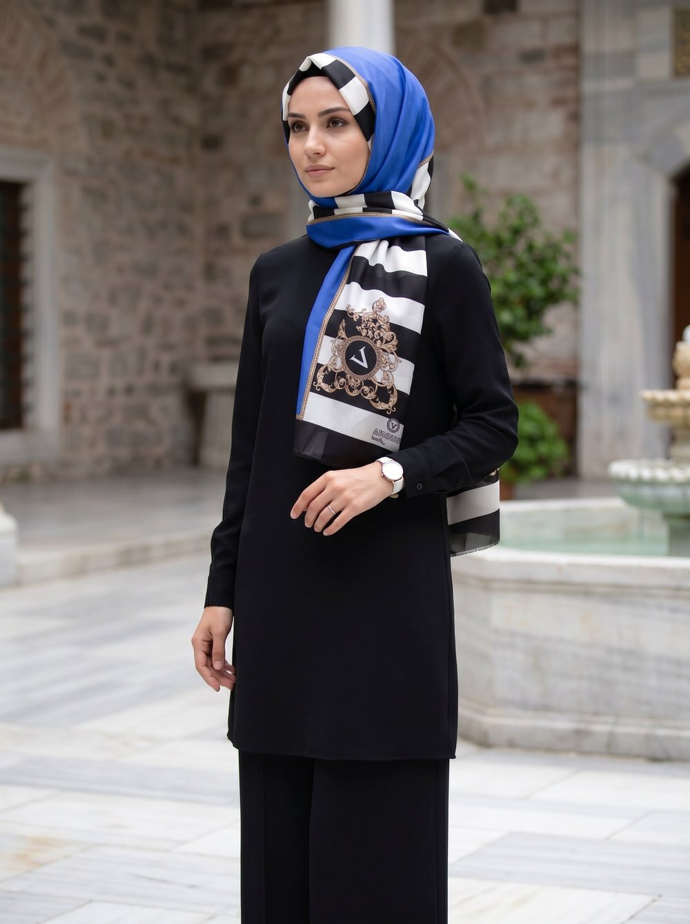 %100 İpek Çizgili Ve Varak Desenli Saks - Siyah Renkli 92x210 Şal
