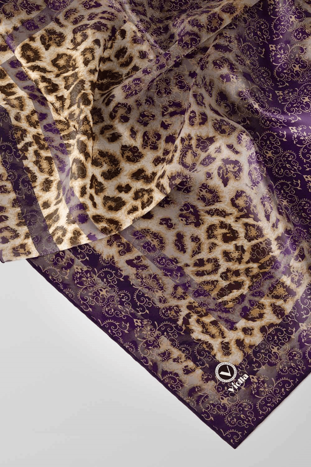 Twill Leopar Desenli Mor Renkli 90x90 Eşarp (İpek İçermez) Kenar Dikiş Şekli El Dikişli
