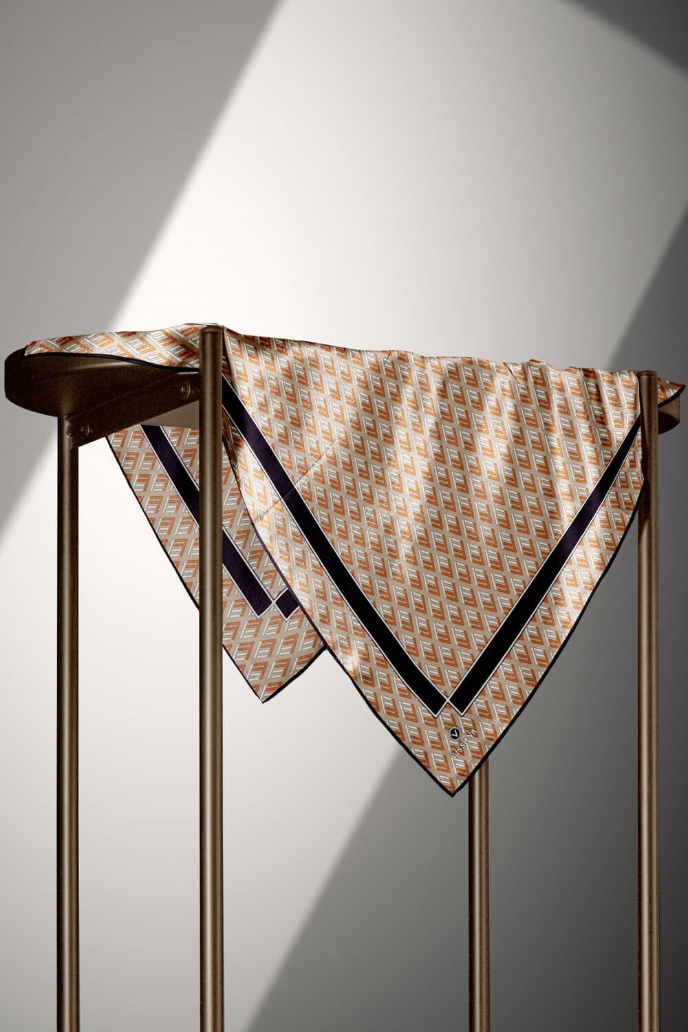 % 57 İPEK % 43 VİSKON Twill İpek Geometrik Desenli Bej - Taba  Renkli 90x90 Eşarp Dikim Şekli : El Dikişi