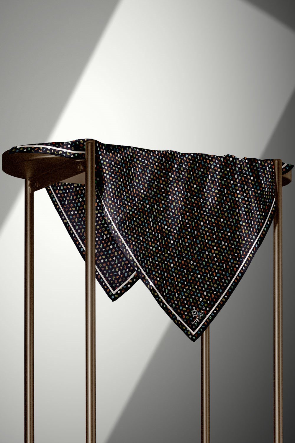 %100 Twill İpek Çıtır Desenli Siyah Renkli 90x90 Eşarp Dikim Şekli : El Dikişi