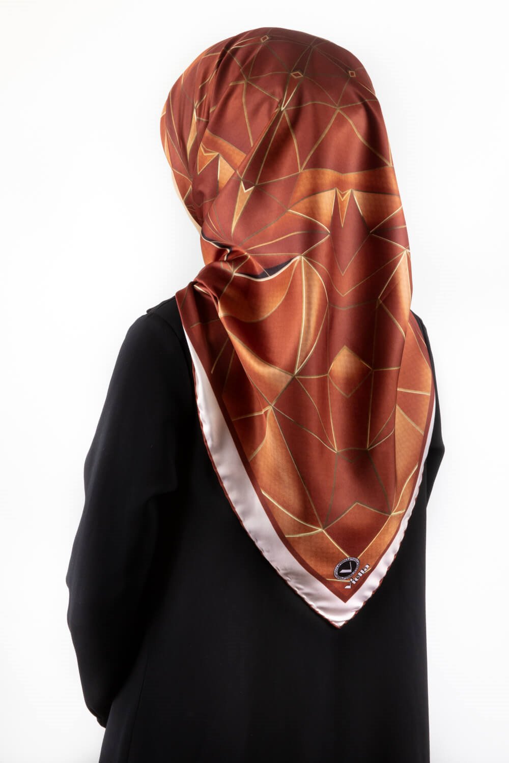 Twill Geometrik Desenli Taba Renkli 90x90 Eşarp (İpek İçermez) Kenar Dikiş Şekli El Dikişli