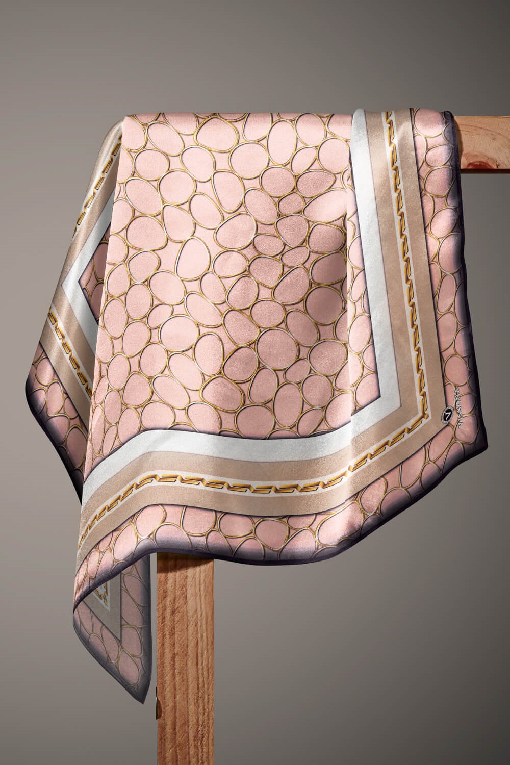 %100 Twill İpek Zincir Desenli Pudra - Bej Renkli 90x90 Eşarp Kenar Dikiş Şekli El Dikişli
