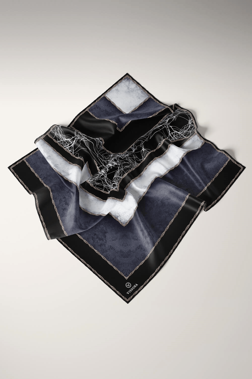 % 57 İPEK % 43 VİSKON Twill İpek Dokulu Geometrik Desenli Siyah - Krem Renkli 90x90 Eşarp Dikim Şekli : El Dikişi