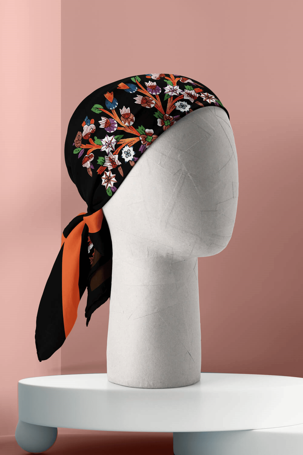 B21 Kadın Siyah Çiçek Desenli 50x50 Bandana DG01579-22