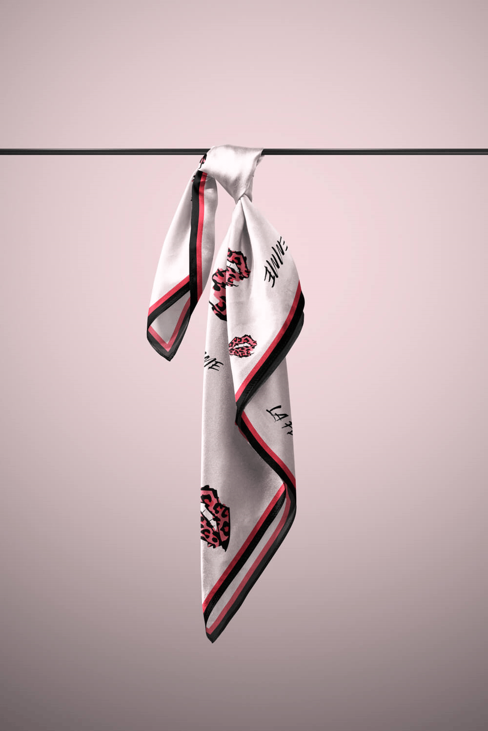 B77 Modabutik Dudak Desenli Bandana