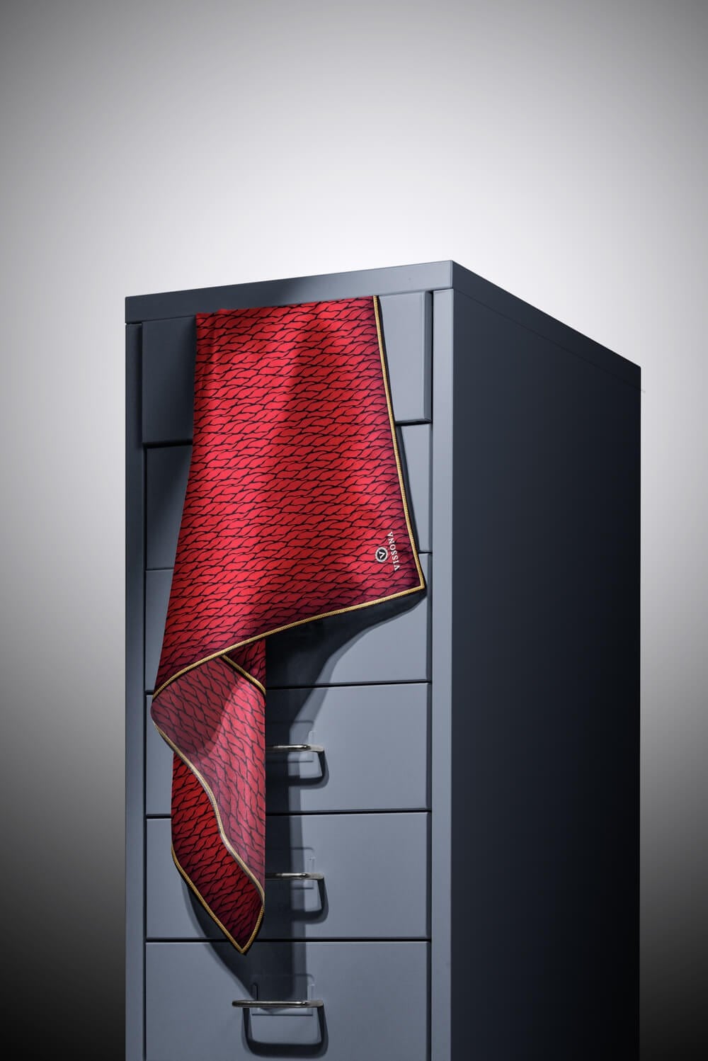 %100 Twill İpek File Desenli Kırmızı - Siyah Renkli 90x90 Eşarp Dikim Şekli : El Dikişi