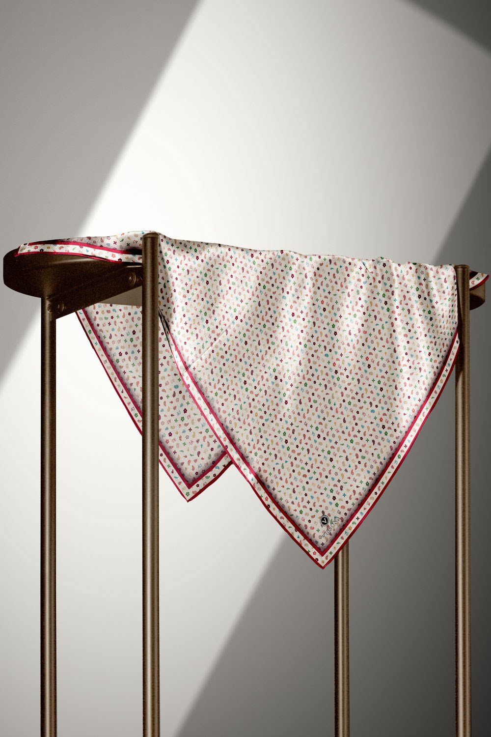 %100 Twill İpek Çıtır Desenli Krem - Bordo Renkli 90x90 Eşarp Dikim Şekli : El Dikişi