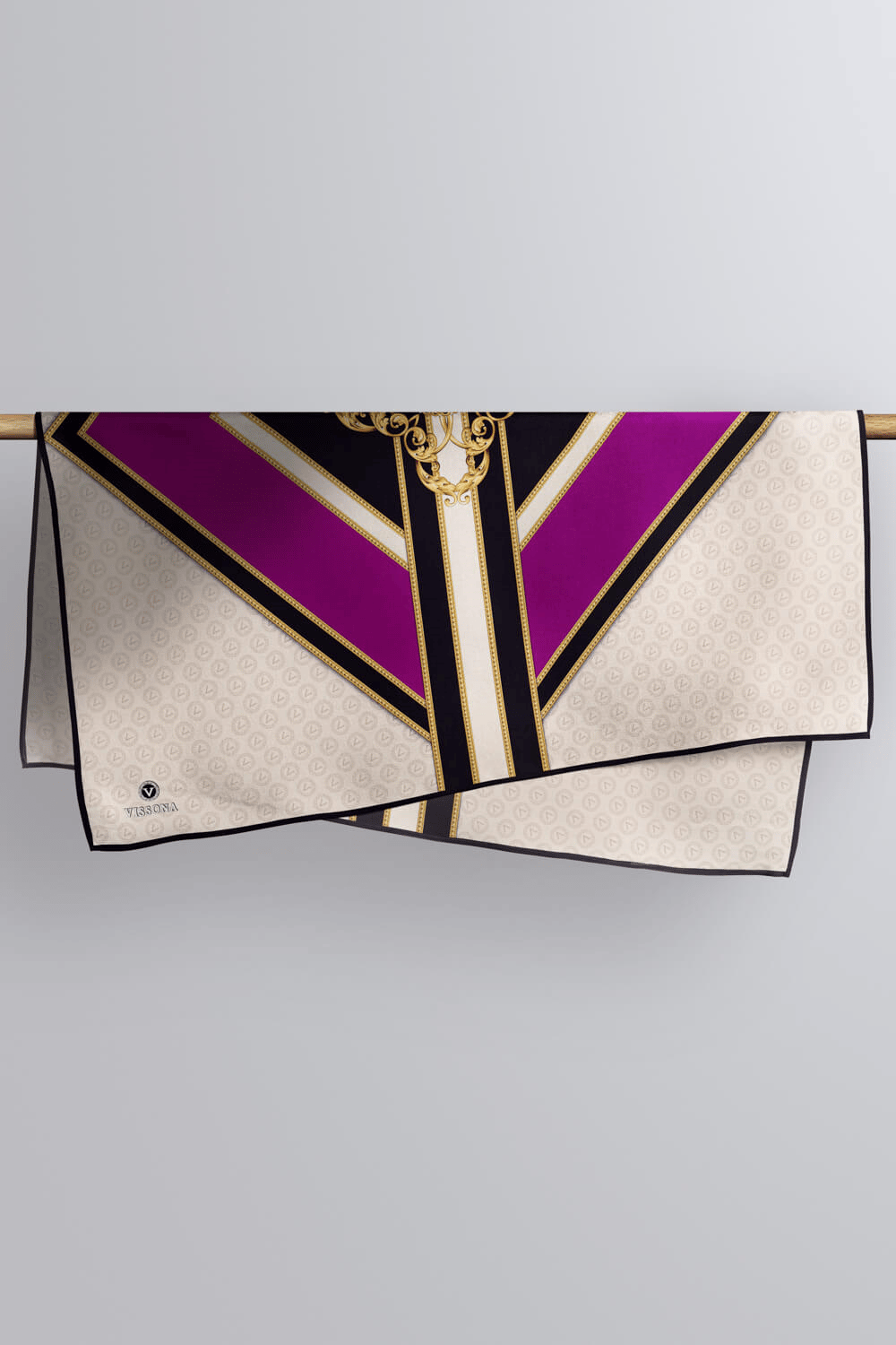 %100 Twill İpek Monogram ve Barok Desenli Mürdüm - Krem Renkli 90x90 Eşarp Dikim Şekli : El Dikişi