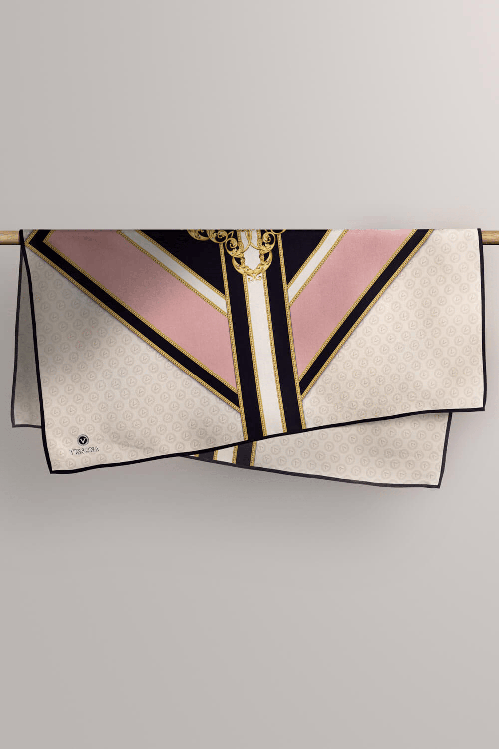 %100 Twill İpek Monogram ve Barok Desenli Pudra - Krem Renkli 90x90 Eşarp Dikim Şekli : El Dikişi
