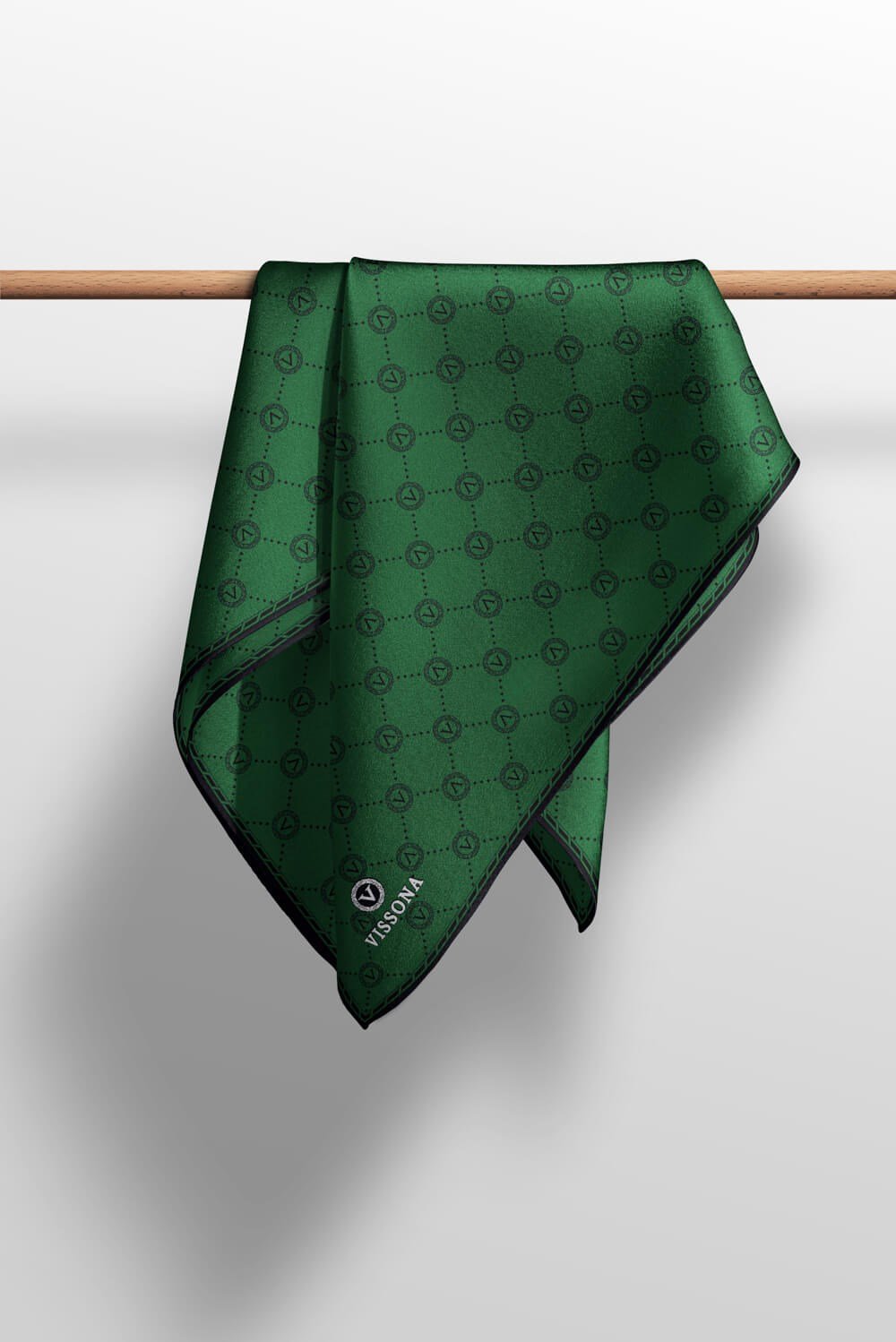 %100 Twill İpek Monogram Desenli Zümrüt Yeşili Renkli 90x90 Eşarp Dikim Şekli : El Dikişi