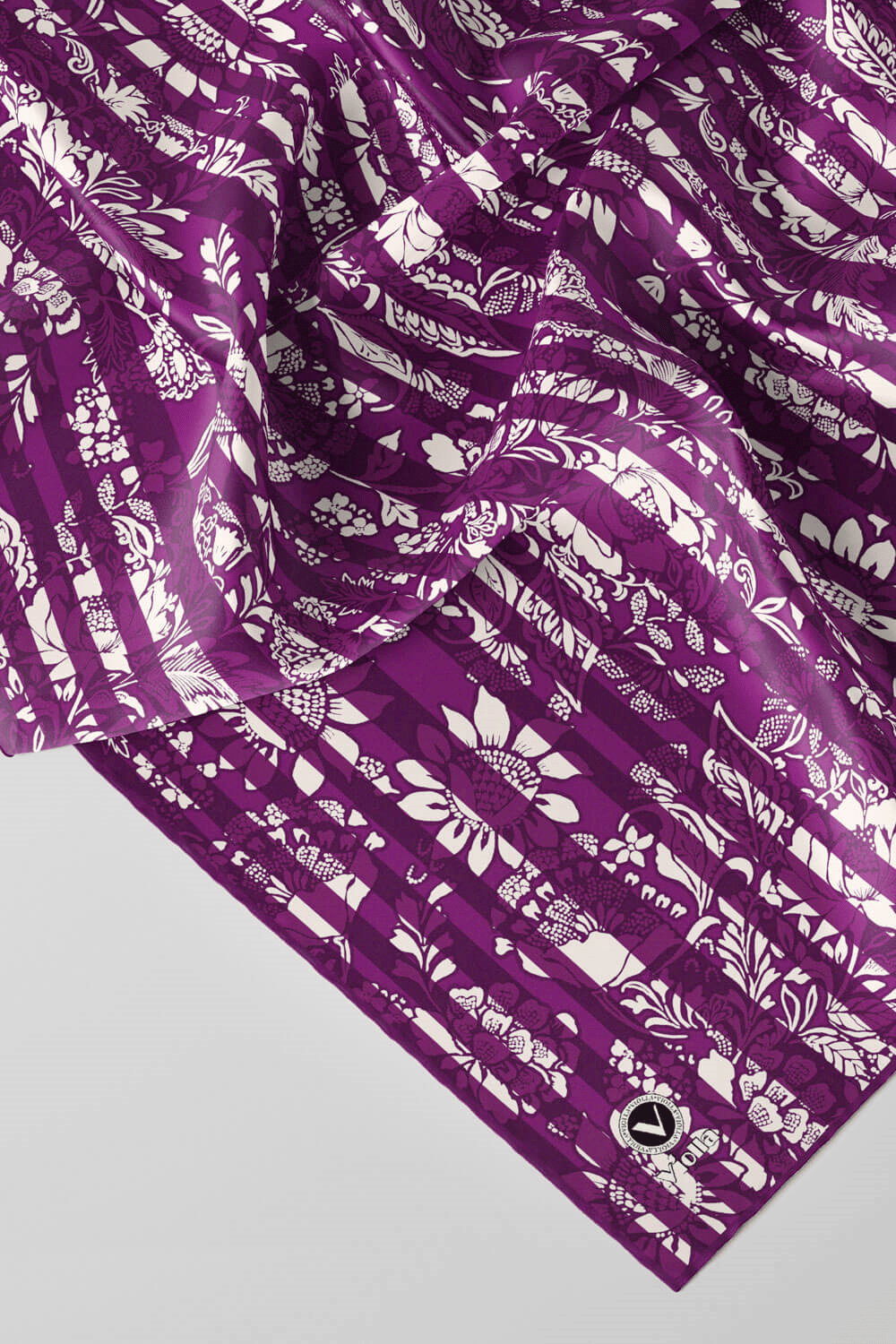 Twill Batik Şal Desenli Mürdüm Renkli 90x90 Eşarp (İpek İçermez) Kenar Dikiş Şekli El Dikişli