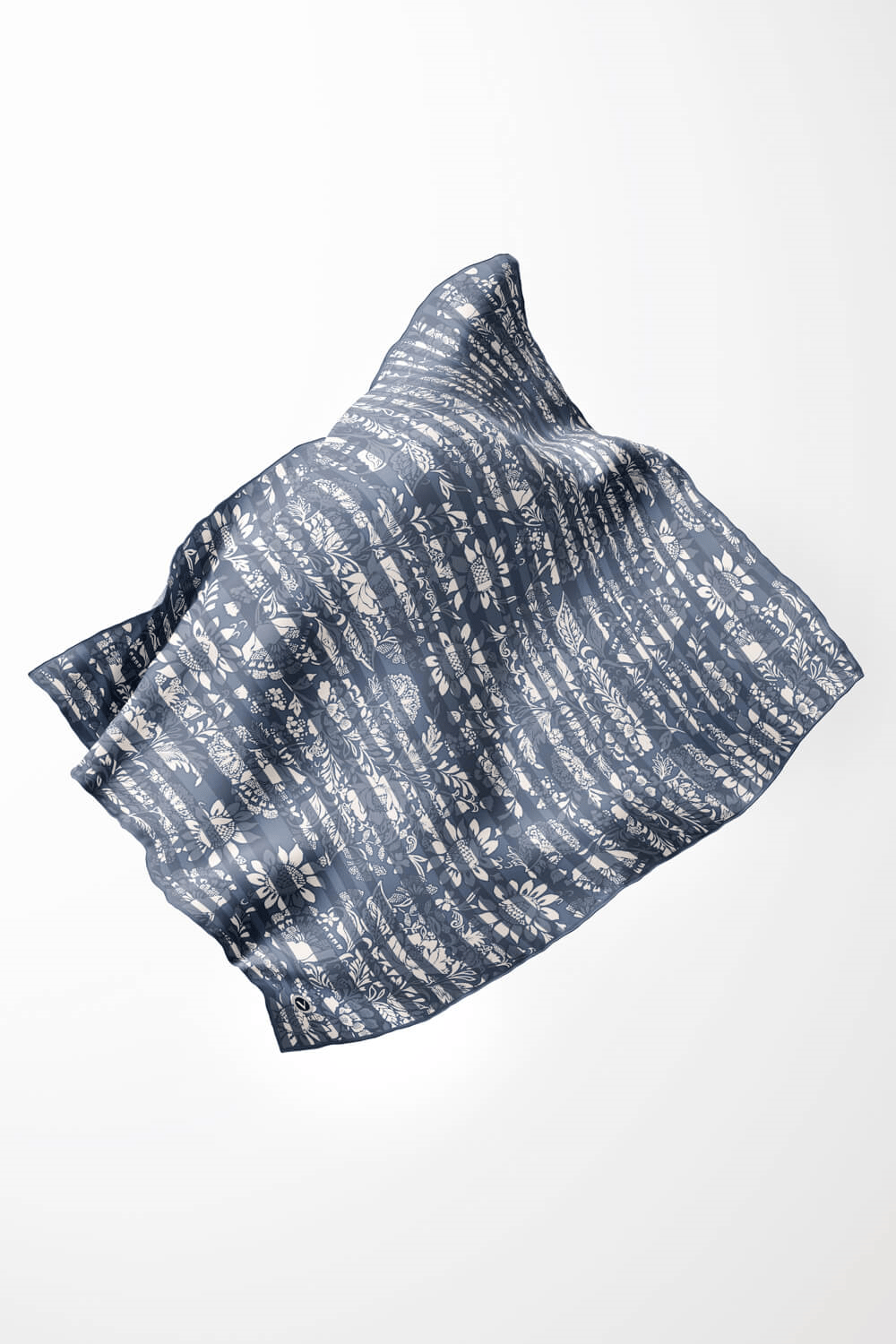 Twill Batik Şal Desenli İndigo Renkli 90x90 Eşarp (İpek İçermez) Kenar Dikiş Şekli El Dikişli