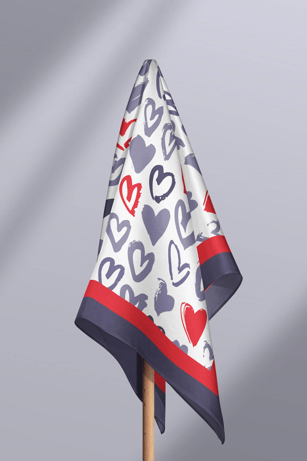 F39 Kadın Gri Kırmızı Wish of Love Desenli 50x50 Bandana HYL DG0734-22