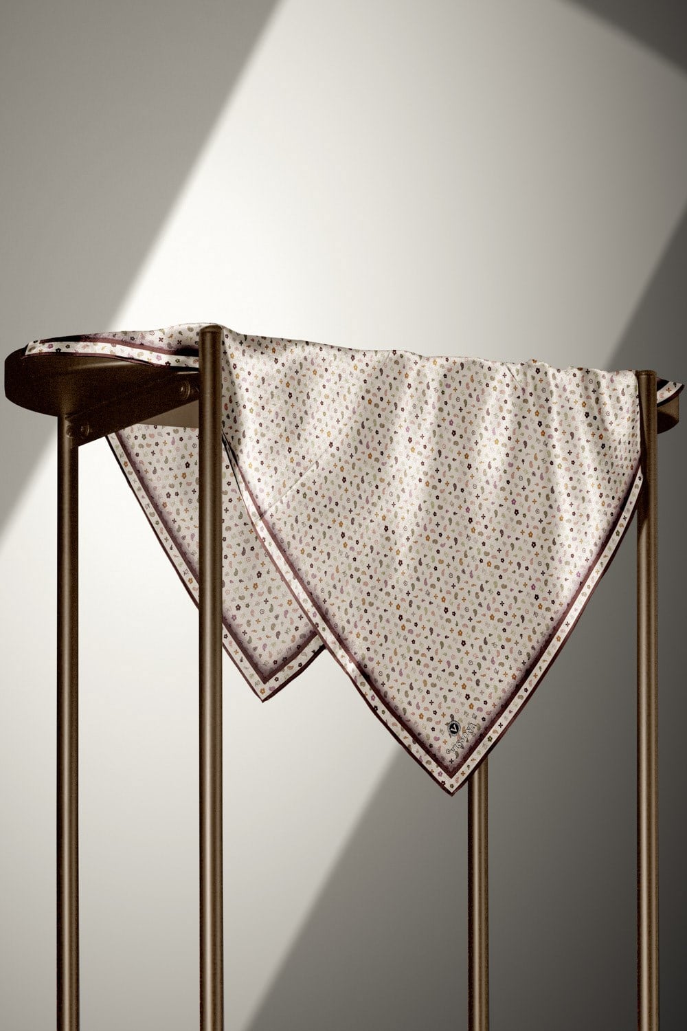 %100 Twill İpek Çıtır Desenli Krem - Kahverengi Renkli 90x90 Eşarp Dikim Şekli : El Dikişi