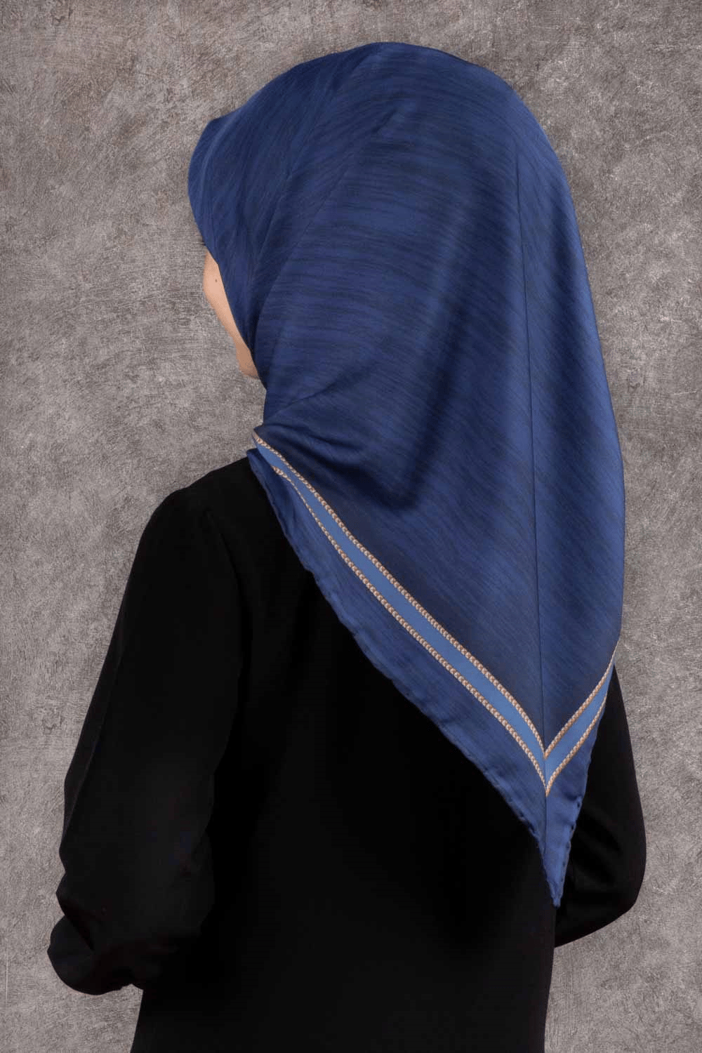 Twill Efektli Bordür Desenli İndigo Renkli 90x90 Eşarp (İpek İçermez) Dikim Şekli : El Dikişi