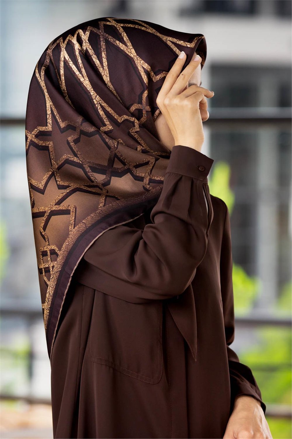 %100 Twill Türk Motifi  Desenli Vizon Renkli 90x90 Eşarp Dikim Şekli: El Dikişi